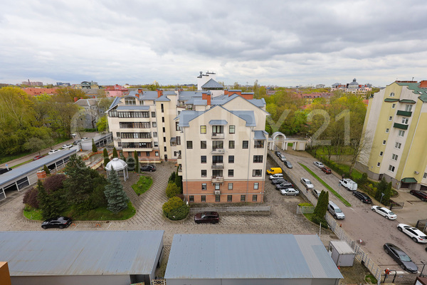 Продам трехкомнатную (3-комн.) квартиру, Сержанта Колоскова ул, 8 , Калининград г