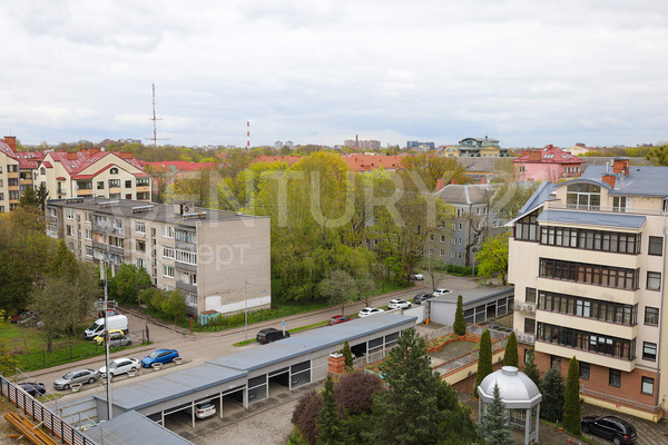 Продам трехкомнатную (3-комн.) квартиру, Сержанта Колоскова ул, 8 , Калининград г