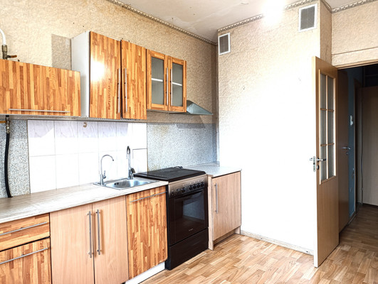 Продам двухкомнатную (2-комн.) квартиру, Шоссейная ул, 38, Бугры п