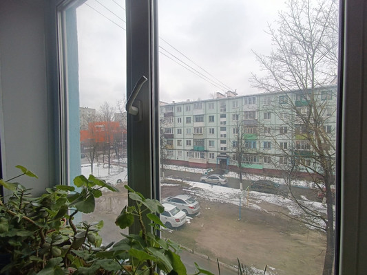 Продам двухкомнатную (2-комн.) квартиру, Литейная ул, 66/87, Брянск г