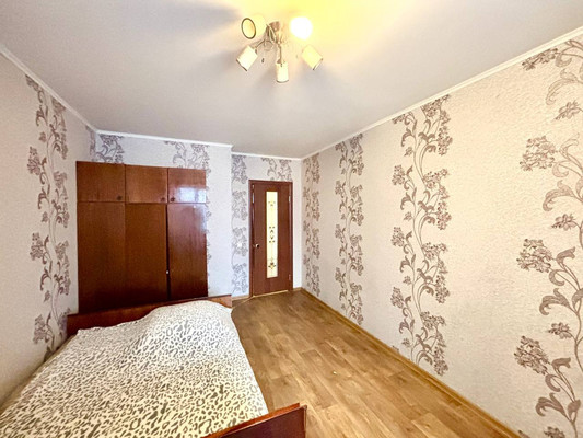 Продам однокомнатную (1-комн.) квартиру, Семчинская ул, 11, Рязань г