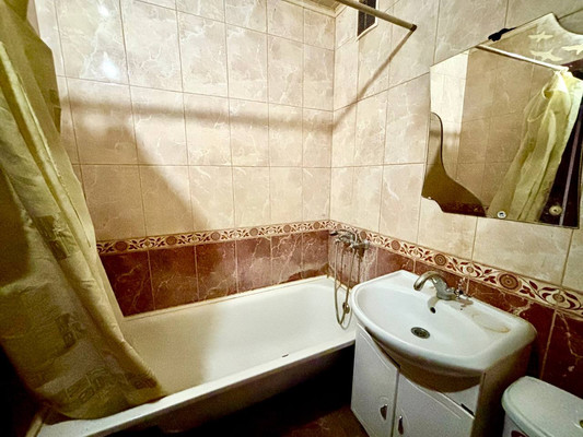 Продам однокомнатную (1-комн.) квартиру, Семчинская ул, 11, Рязань г