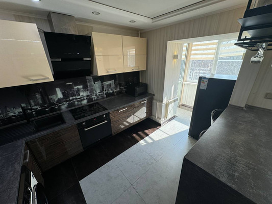 Продам трехкомнатную (3-комн.) квартиру, Гагарина ул, 22, Комсомольск-на-Амуре г