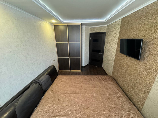 Продам трехкомнатную (3-комн.) квартиру, Гагарина ул, 22, Комсомольск-на-Амуре г