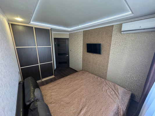 Продам трехкомнатную (3-комн.) квартиру, Гагарина ул, 22, Комсомольск-на-Амуре г