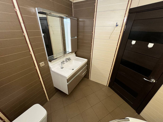 Продам трехкомнатную (3-комн.) квартиру, Гагарина ул, 22, Комсомольск-на-Амуре г