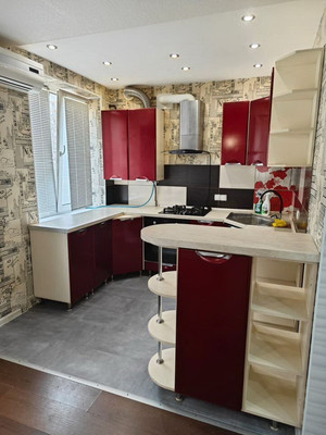 Продам трехкомнатную (3-комн.) квартиру, Санаторная ул, 26, Саки г