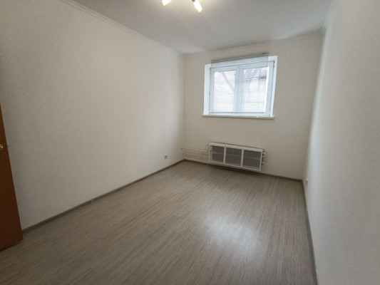 Продам трехкомнатную (3-комн.) квартиру, Конёнкова ул, 11, Москва г