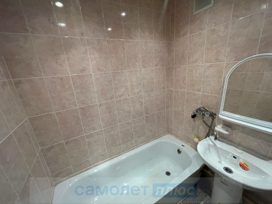 Продам трехкомнатную (3-комн.) квартиру, Конёнкова ул, 11, Москва г