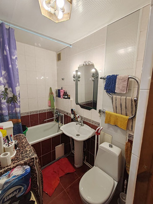 Продам трехкомнатную (3-комн.) квартиру, Варфоломеева ул, 227, Ростов-на-Дону г