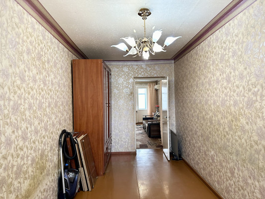 Продам трехкомнатную (3-комн.) квартиру, Батуринская ул, 13/14, Ростов-на-Дону г