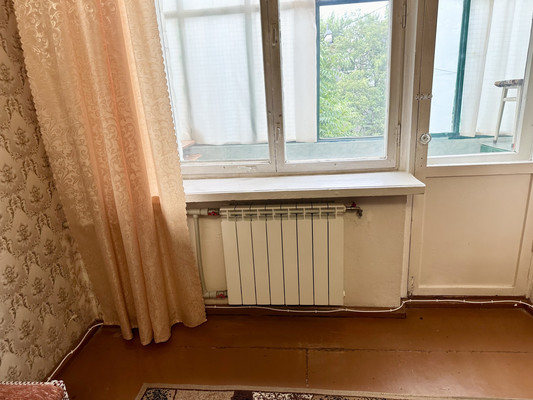 Продам трехкомнатную (3-комн.) квартиру, Батуринская ул, 13/14, Ростов-на-Дону г