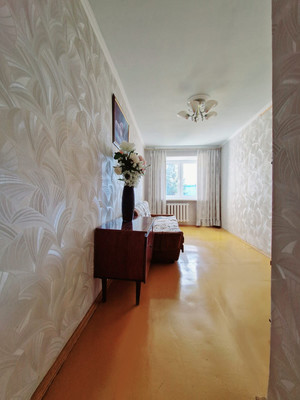 Продам трехкомнатную (3-комн.) квартиру, Комсомольская ул, 17А, Октябрьский г
