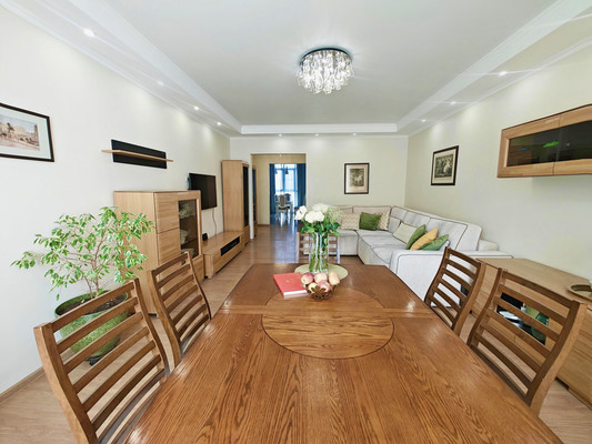 Продам трехкомнатную (3-комн.) квартиру, Сибгата Хакима ул, 41, Казань г