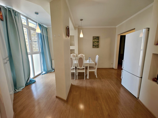 Продам трехкомнатную (3-комн.) квартиру, Сибгата Хакима ул, 41, Казань г