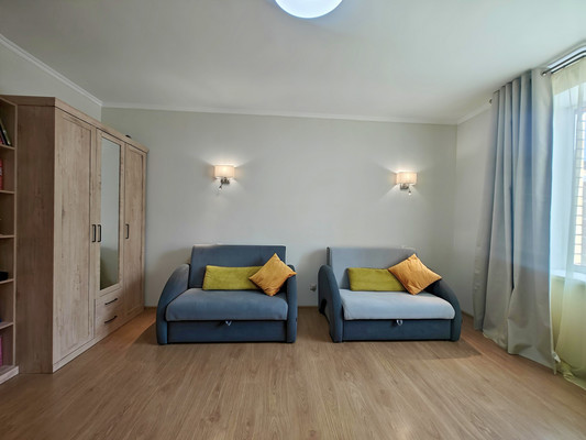 Продам трехкомнатную (3-комн.) квартиру, Сибгата Хакима ул, 41, Казань г