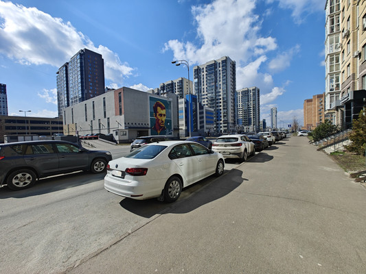 Продам трехкомнатную (3-комн.) квартиру, Сибгата Хакима ул, 41, Казань г