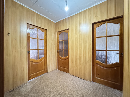 Продам трехкомнатную (3-комн.) квартиру, Ватутина ул, 34, Нальчик г