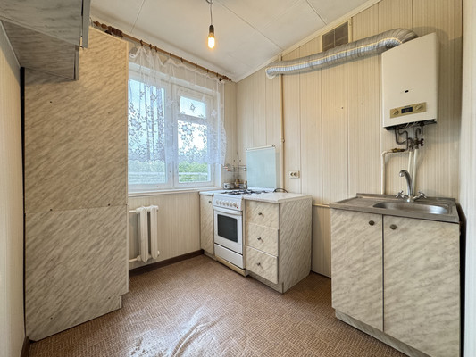 Продам трехкомнатную (3-комн.) квартиру, Ватутина ул, 34, Нальчик г