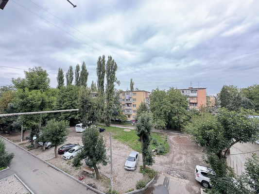 Продам трехкомнатную (3-комн.) квартиру, Ватутина ул, 34, Нальчик г