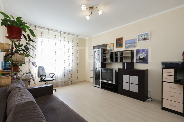 Продам двухкомнатную (2-комн.) квартиру, Лукашова ул, 22 , Калининград г
