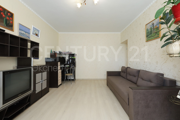 Продам двухкомнатную (2-комн.) квартиру, Лукашова ул, 22 , Калининград г