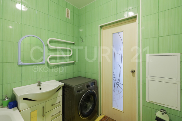 Продам двухкомнатную (2-комн.) квартиру, Лукашова ул, 22 , Калининград г