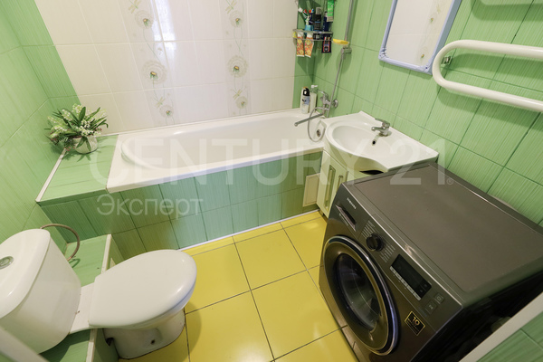 Продам двухкомнатную (2-комн.) квартиру, Лукашова ул, 22 , Калининград г