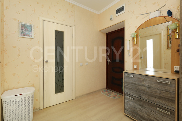 Продам двухкомнатную (2-комн.) квартиру, Лукашова ул, 22 , Калининград г