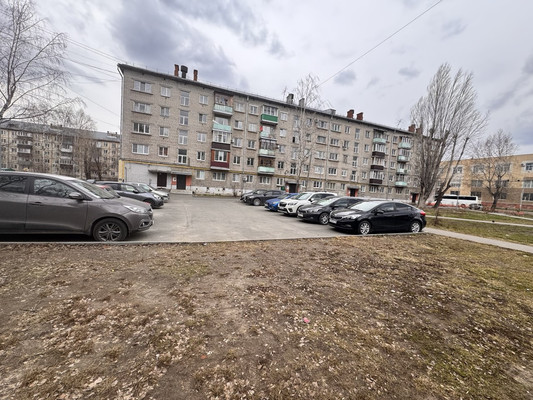 Продам двухкомнатную (2-комн.) квартиру, Гагарина ул, 47, Казань г
