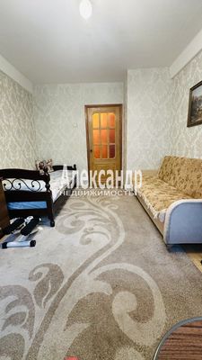 Продам трехкомнатную (3-комн.) квартиру, Будапештская ул, 5к2, Санкт-Петербург г