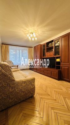 Продам трехкомнатную (3-комн.) квартиру, Будапештская ул, 5к2, Санкт-Петербург г