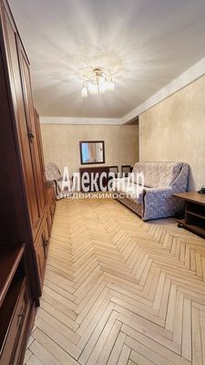 Продам трехкомнатную (3-комн.) квартиру, Будапештская ул, 5к2, Санкт-Петербург г