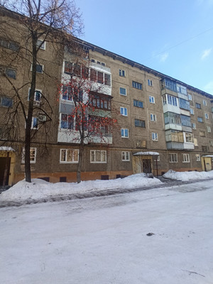 Продам двухкомнатную (2-комн.) квартиру, Зари ул, 40, Нижний Тагил г
