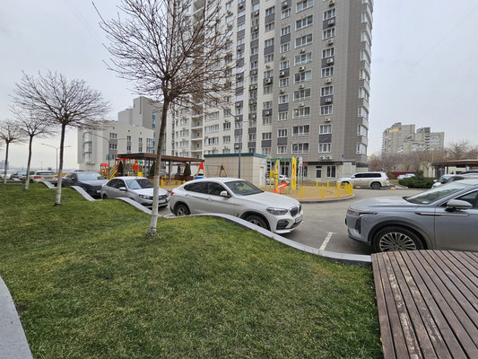 Продам трехкомнатную (3-комн.) квартиру, Нижегородская ул, 31/1, Ростов-на-Дону г