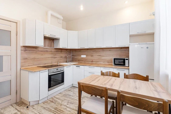 Продам двухкомнатную (2-комн.) квартиру, Доломановский пер, 118, Ростов-на-Дону г