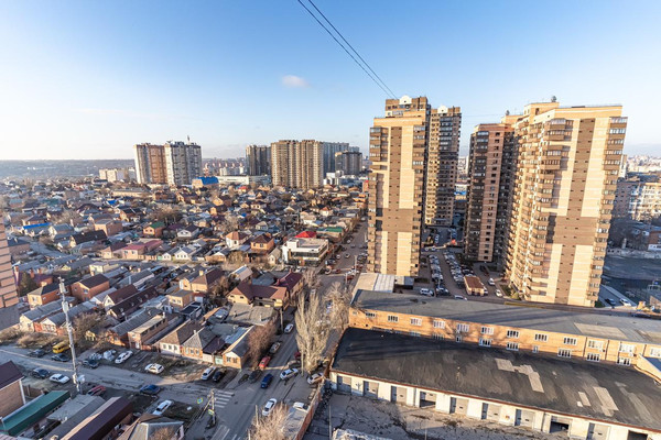 Продам двухкомнатную (2-комн.) квартиру, Доломановский пер, 118, Ростов-на-Дону г
