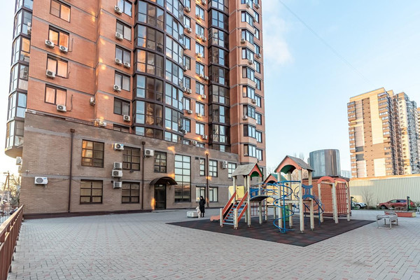 Продам двухкомнатную (2-комн.) квартиру, Доломановский пер, 118, Ростов-на-Дону г