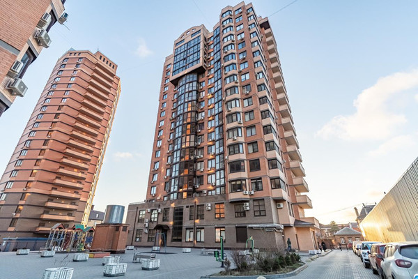Продам двухкомнатную (2-комн.) квартиру, Доломановский пер, 118, Ростов-на-Дону г
