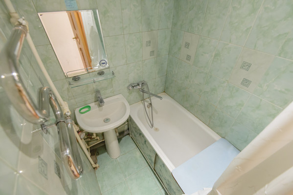 Продам двухкомнатную (2-комн.) квартиру, Университетский пер, 131в, Ростов-на-Дону г