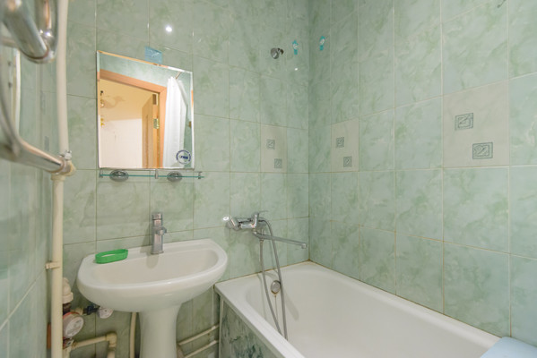 Продам двухкомнатную (2-комн.) квартиру, Университетский пер, 131в, Ростов-на-Дону г