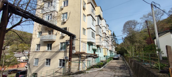 Продам двухкомнатную (2-комн.) квартиру, Судоремонтников ул, 60, Туапсе г