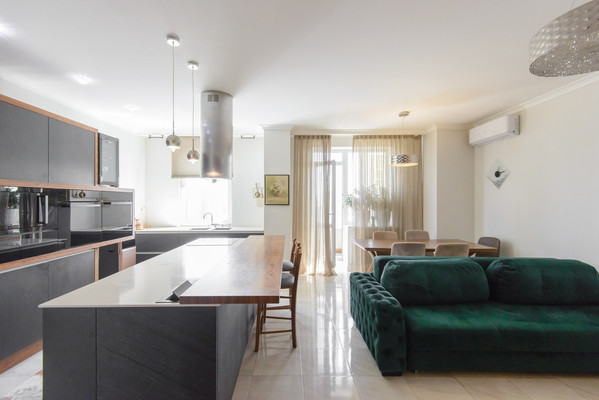 Продам трехкомнатную (3-комн.) квартиру, Города Волос ул, 119, Ростов-на-Дону г