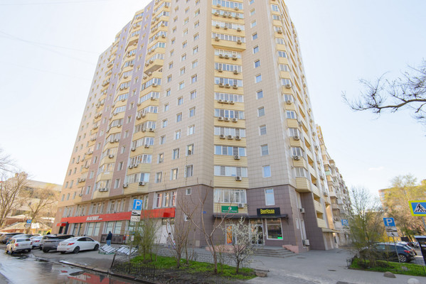 Продам трехкомнатную (3-комн.) квартиру, Города Волос ул, 119, Ростов-на-Дону г