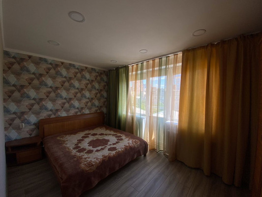 Продам двухкомнатную (2-комн.) квартиру, Максима Горького ул, 160к1, Ростов-на-Дону г