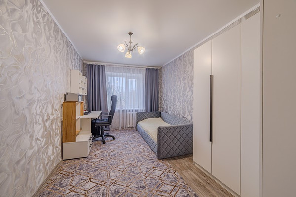 Продам трехкомнатную (3-комн.) квартиру, Краснова ул, 45, Пенза г