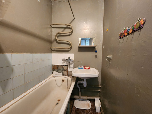 Продам двухкомнатную (2-комн.) квартиру, 5, Торосово д