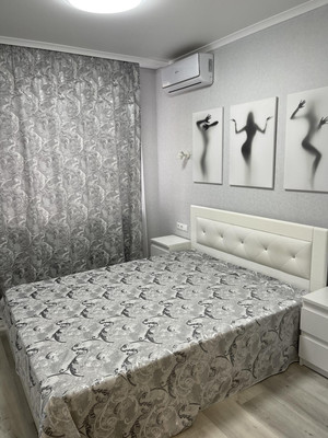 Продам двухкомнатную (2-комн.) квартиру, Тружеников ул, 80, Ростов-на-Дону г