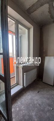 Продам однокомнатную (1-комн.) квартиру, Заводская ул, 18к2, Янино-1 гп