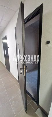 Продам однокомнатную (1-комн.) квартиру, Заводская ул, 18к2, Янино-1 гп